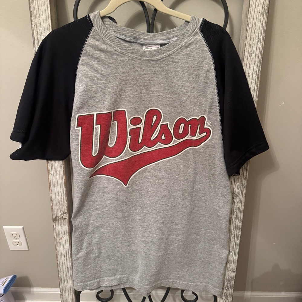 Wilson Logo Raglan Tee Gray Black Mesh Sleeve Athletic Shirt Men’s‎ Large